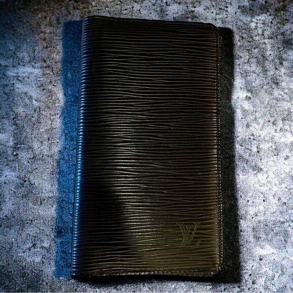 Louis Vuitton Black Epi Leather Bifold Long - Picture 3 of 11